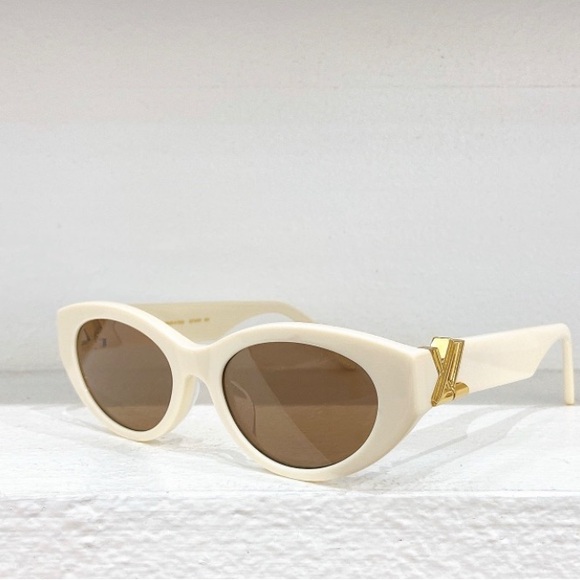 Louis Vuitton Cream Sunglasses with Gold Detail - Picture 1 of 1